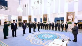 Pelantikan enam pejabat dalam reshuffle kabinet Prabowo di Istana Negara Jakarta 2026