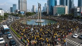 Demo mahasiswa Bundaran HI membawa 20 tuntutan kepada pemerintah pada Senin 15 Juni 2026