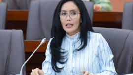 Rieke Diah Pitaloka saat menyoroti anggaran Komnas HAM 2027 dalam rapat di Kompleks Parlemen Senayan, Jakarta.