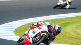 Veda Ega Pratama meraih pole position Moto3 Australia 2026 bersama Honda Team Asia di Phillip Island.